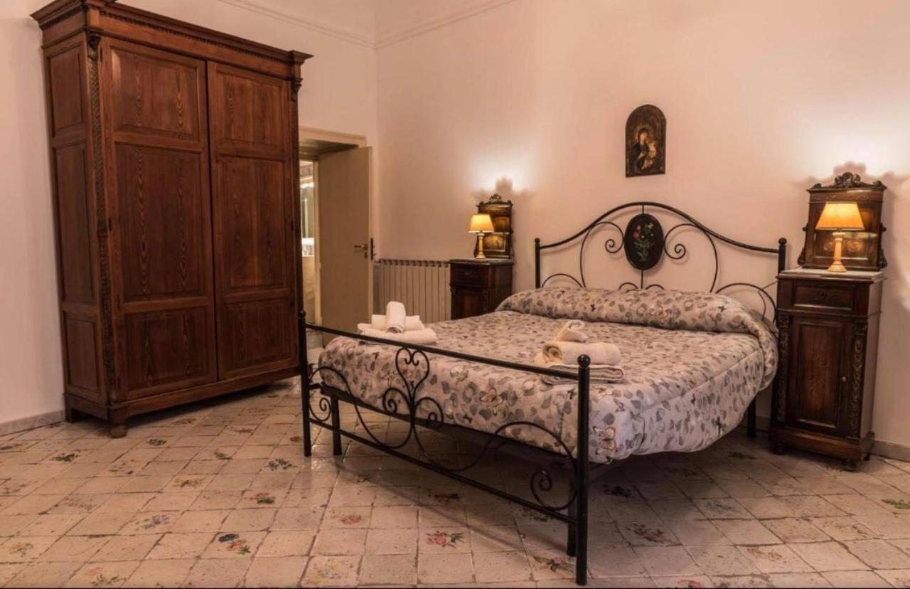 Appartamento Palazzo Pace Al Cassaro Palermo Exterior foto